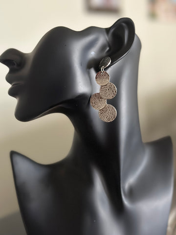 1pair metallic silver earrings for women